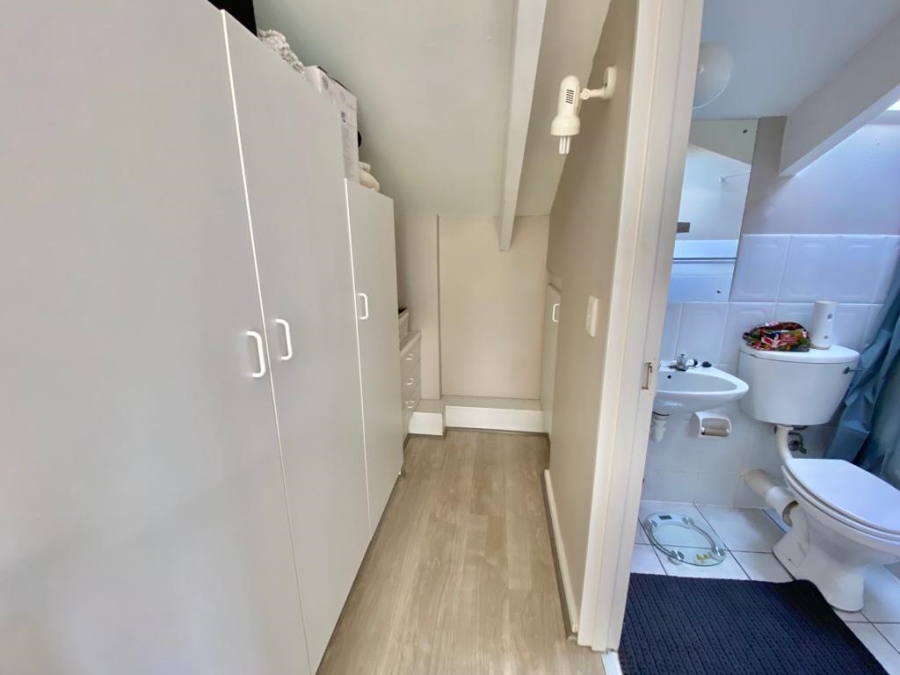 1 Bedroom Property for Sale in Green Point Western Cape